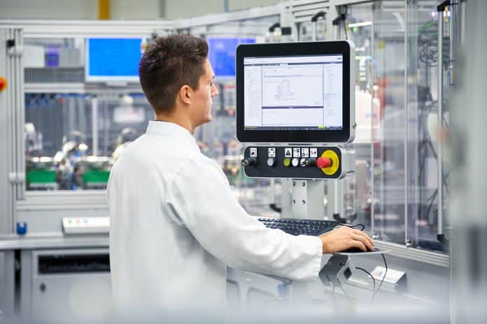 PC industriali modulari all-in-one per una vasta gamma di applicazioni